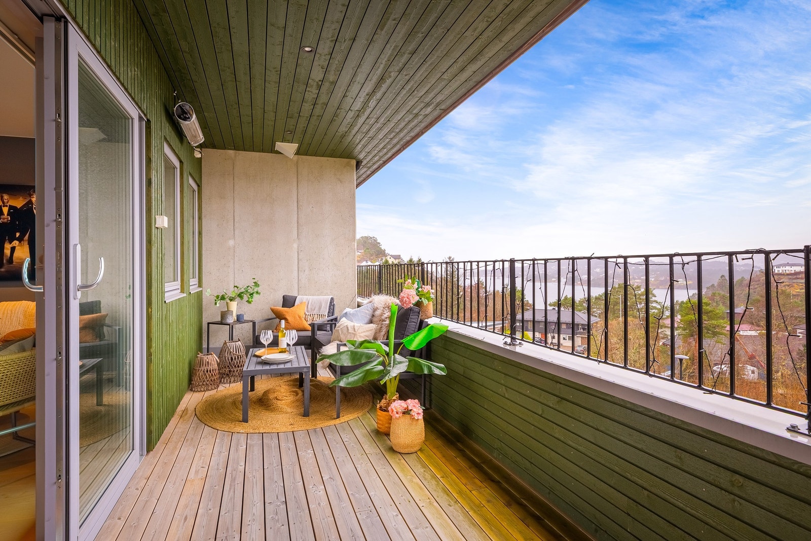 - Her får du trappefri adkomst til beliggenhet i toppetasjen med nydelig utsikt og gode solforhold - Galleribilde