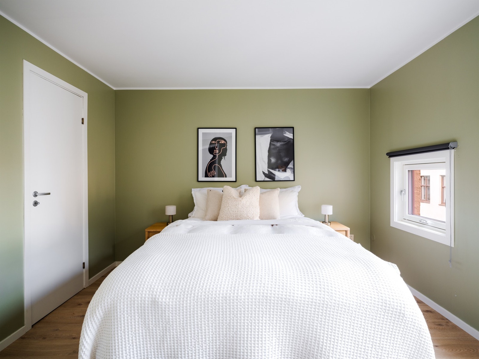 Direkte adkomst til et eget walk-in closet som gir en følelse av hverdagsluksus. Galleribilde
