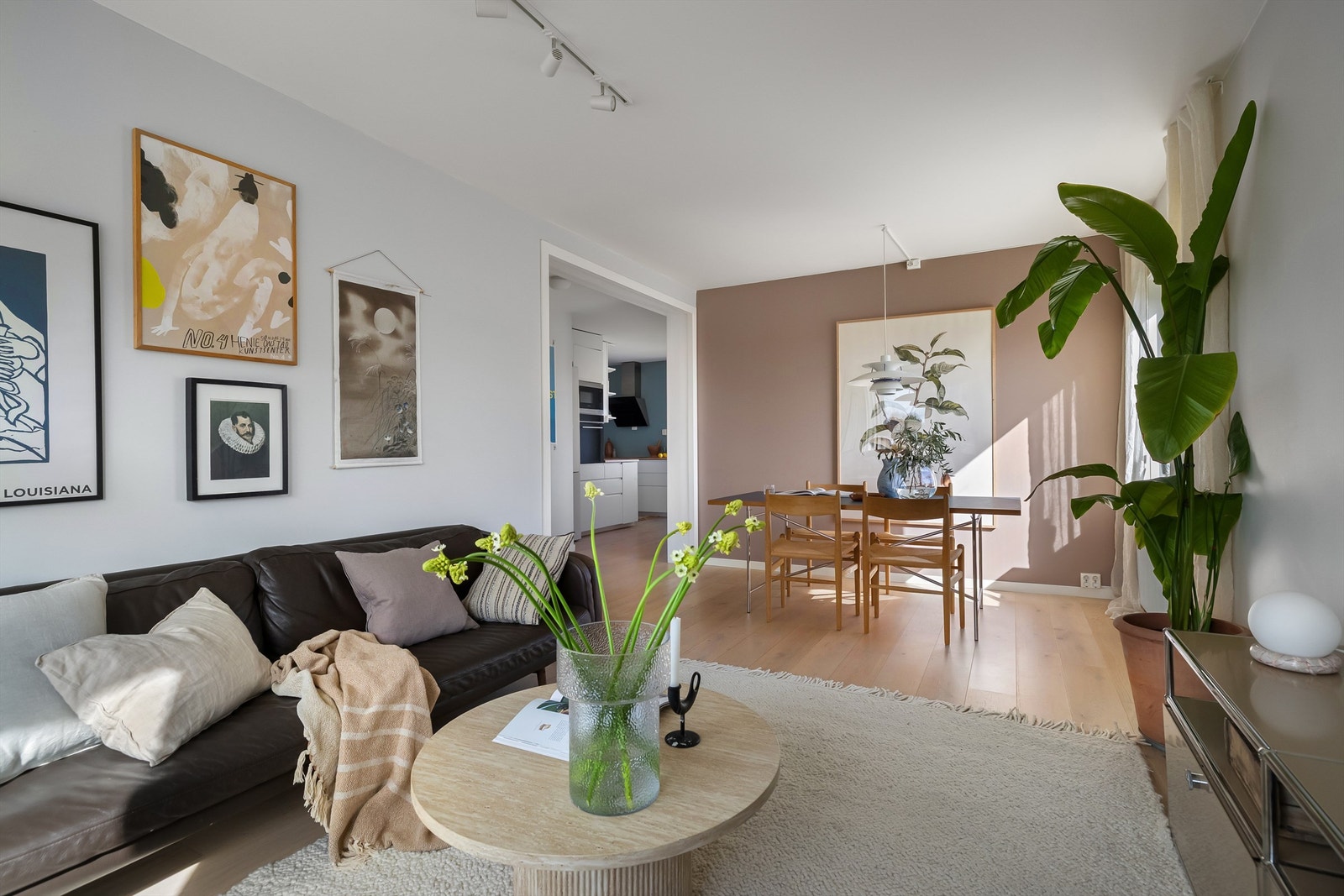 Velkommen til Traverveien 21 - presentert av Hanne Pettersen i Krogsveen - Foto: Lasse Lerdahl Galleribilde