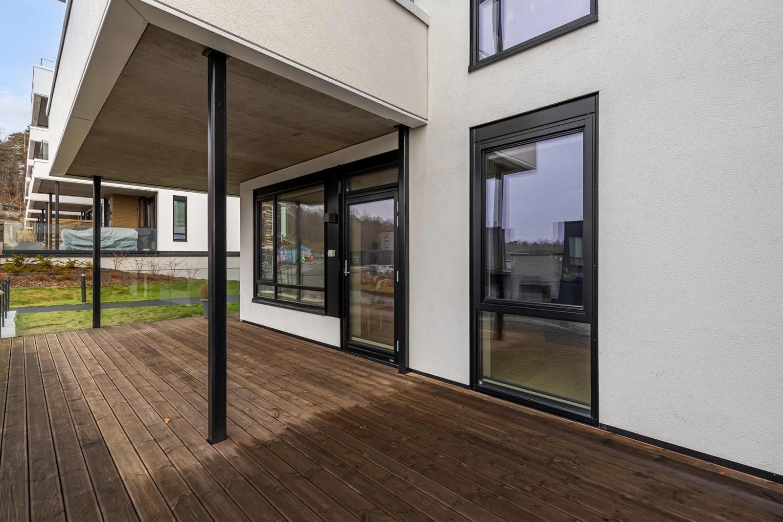 Terrasse med adkomst fra stue Galleribilde
