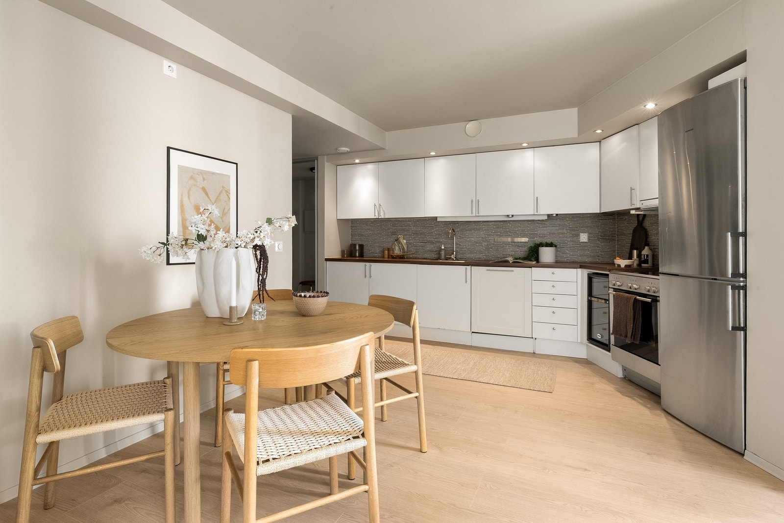 Her får du stilren kjøkkeninnredning fra Kvik. Galleribilde