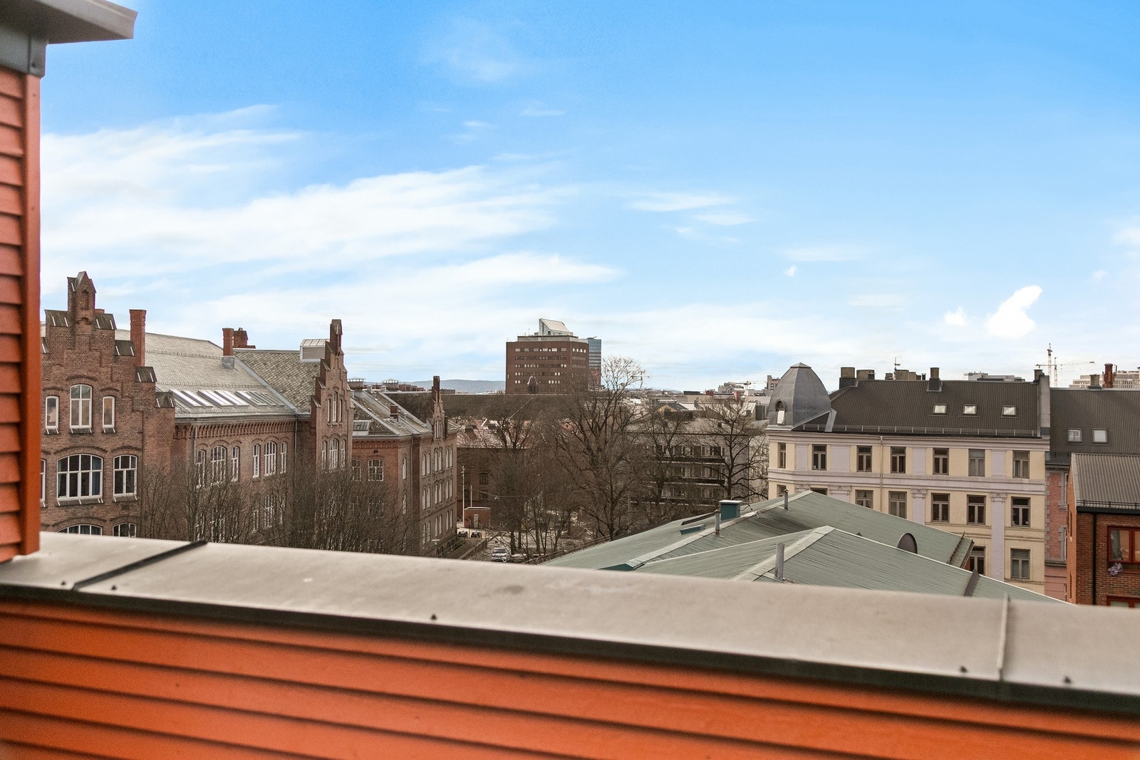 Felles takterrasse med utsikt over Oslo. Galleribilde
