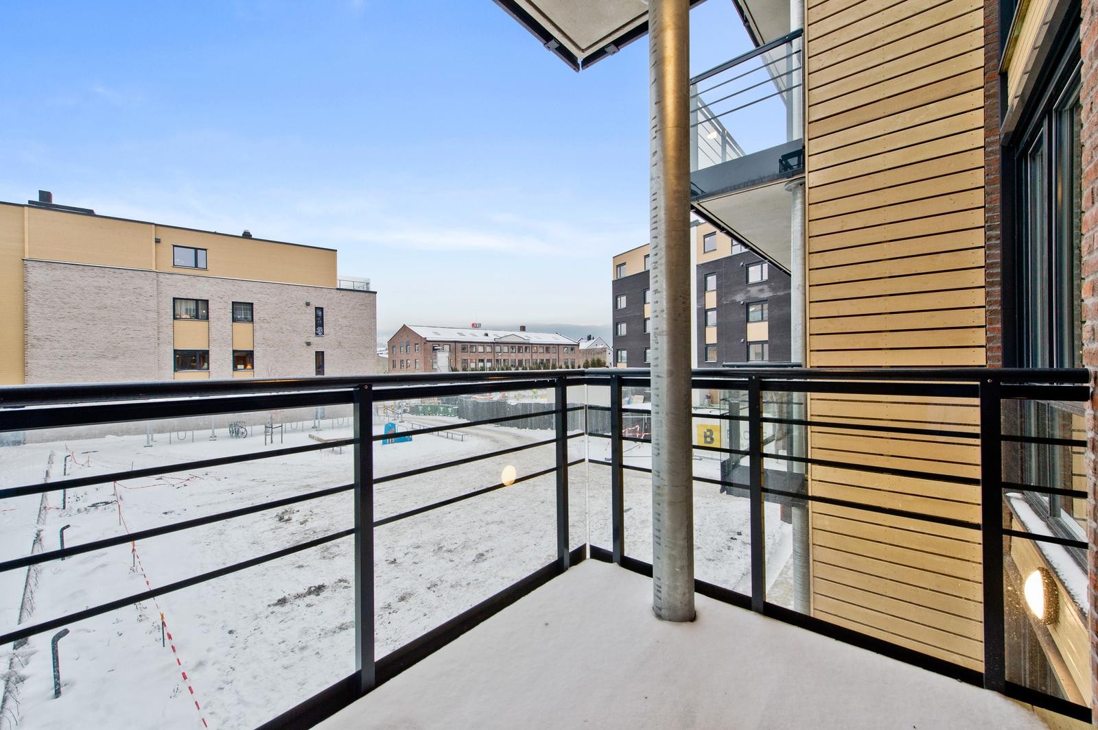 Balkong med utsikt mot atrium Galleribilde