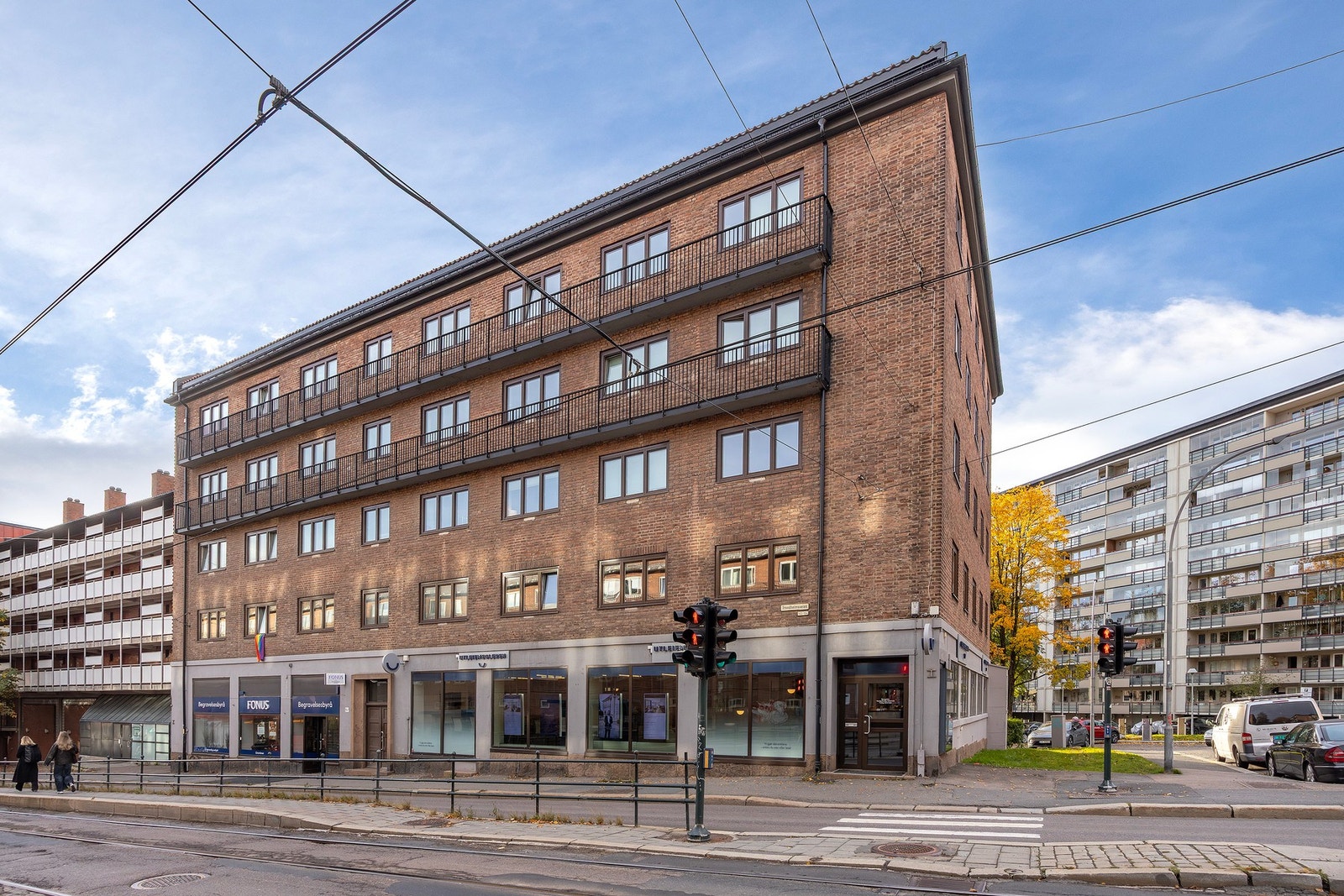 Mursteinsgård fra 1937 som ble betydelig oppgradert fra 2010-2012 med nytt tak, nye vinduer, elektrisk, jordvarme, solcellepaneler etc. Galleribilde