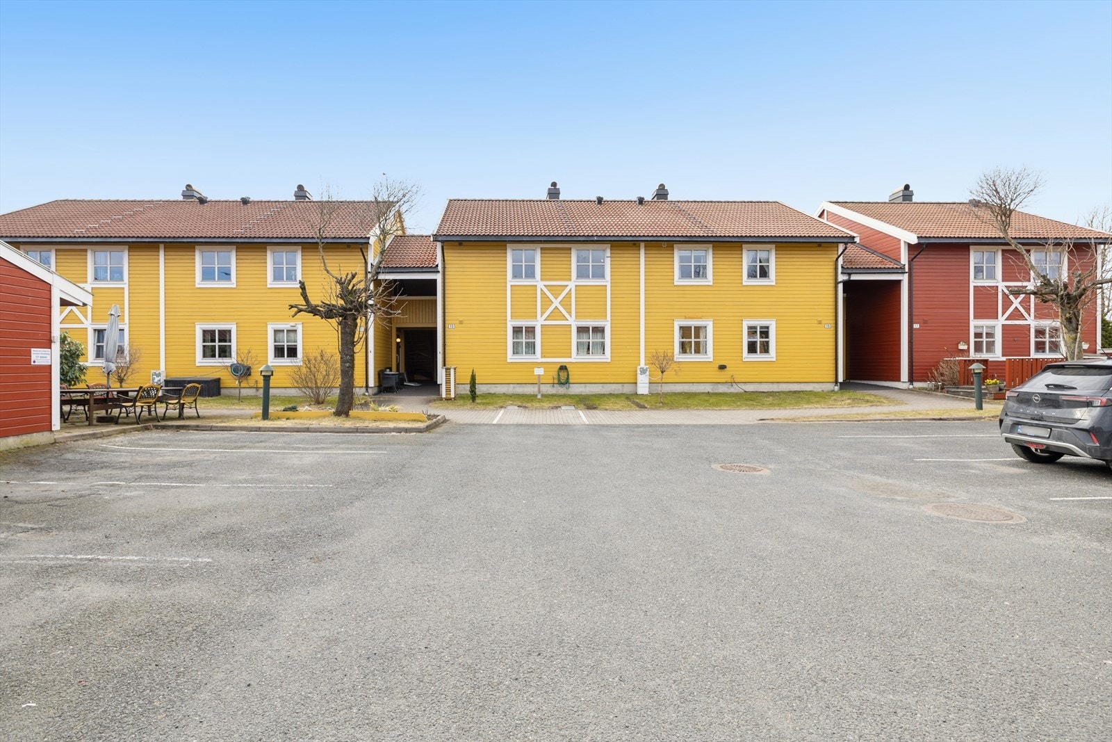Leiligheten ligger sentralt til med umiddelbar nærhet til både sentrum, togstasjon og flotte rekreasjonsområder langs sjøen. Galleribilde