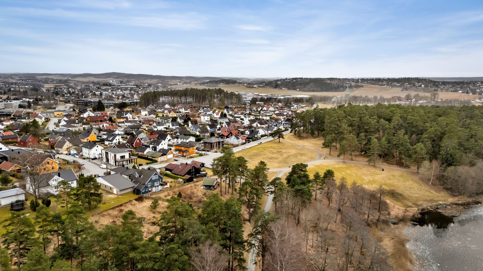 Boligen har en flott beliggenhet i et av Sarpsborgs mest ettertraktede områder. Galleribilde