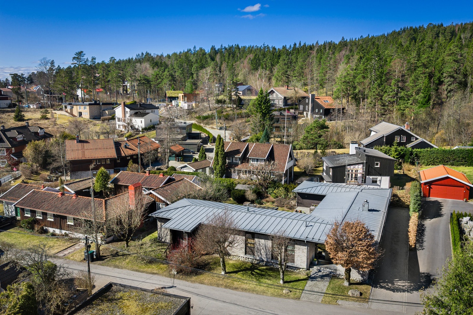 Usjenert beliggenhet med marka i umiddelbar nærhet. Galleribilde