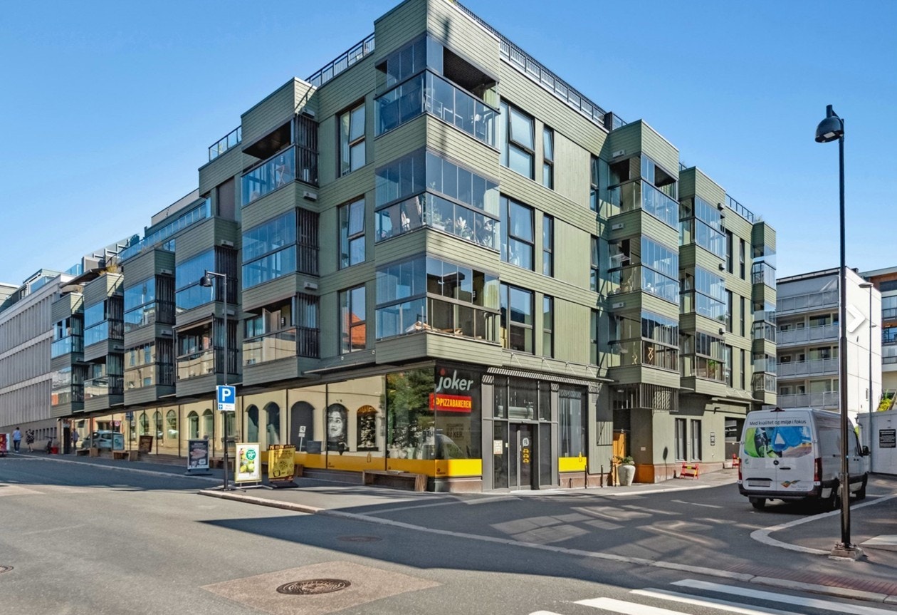 Moderne leilighetsbygg oppført i 2022, med 43 boligseksjoner og 2 næringsseksjoner. Galleribilde