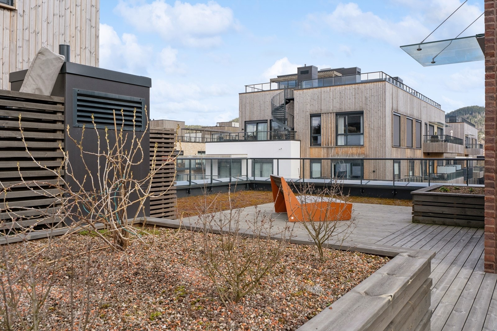 Bilde fra solrik felles takterrasse. Galleribilde