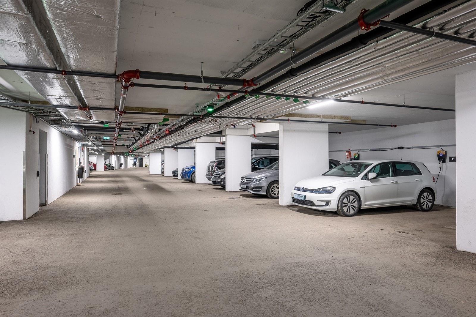 ...Samt smart parkering for både bil... Galleribilde