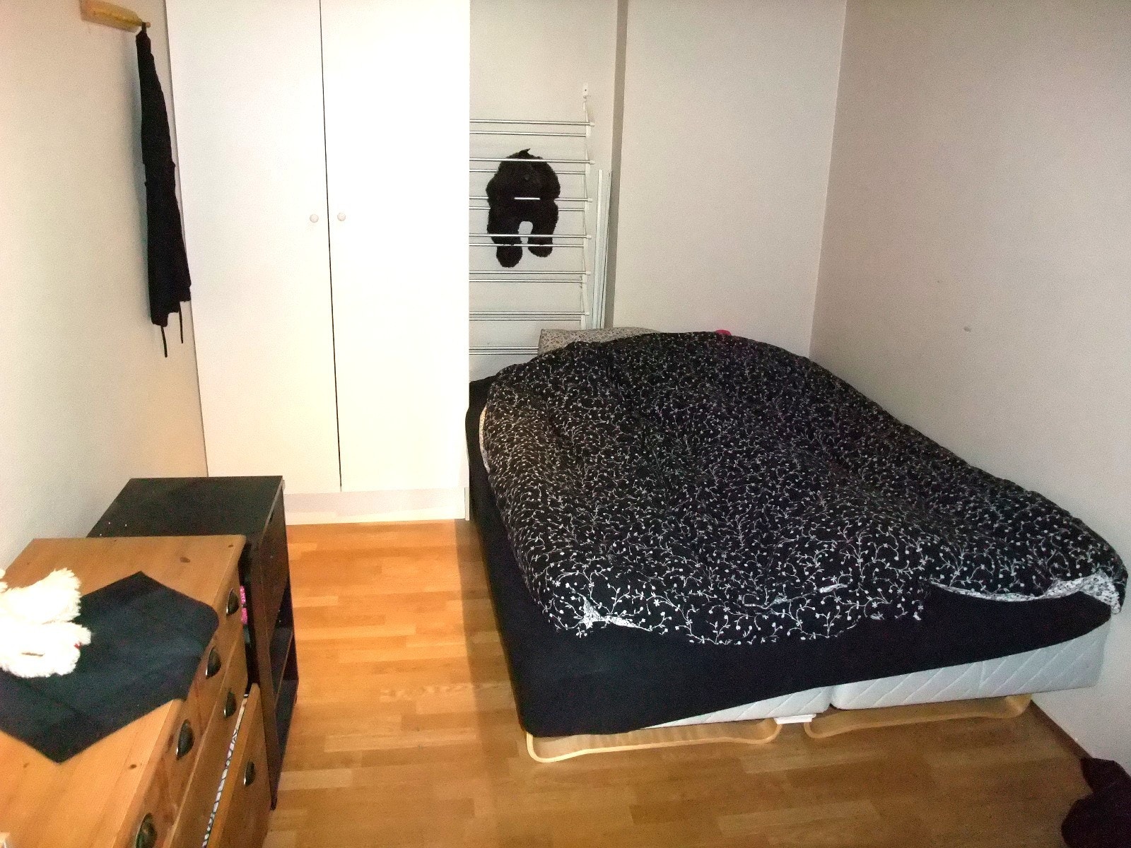 Soverom m/skap Galleribilde