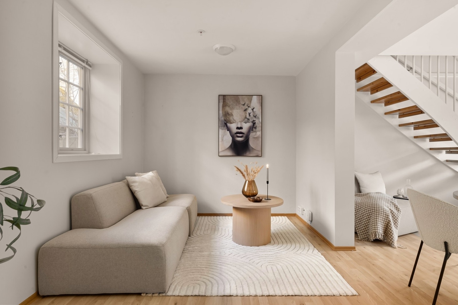 En naturlig plass til sofagruppe for late dager like så mye som for festligheter Galleribilde