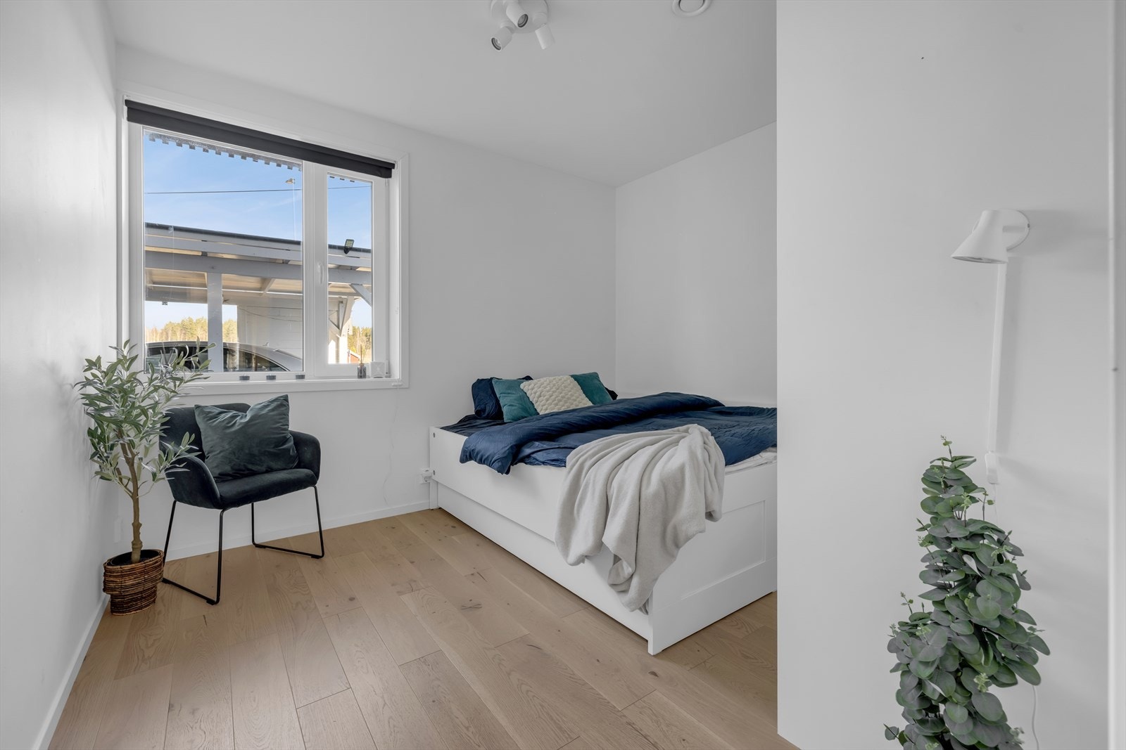 Boligen har totalt fire soverom - et i første etasje og resterende i andre. Galleribilde