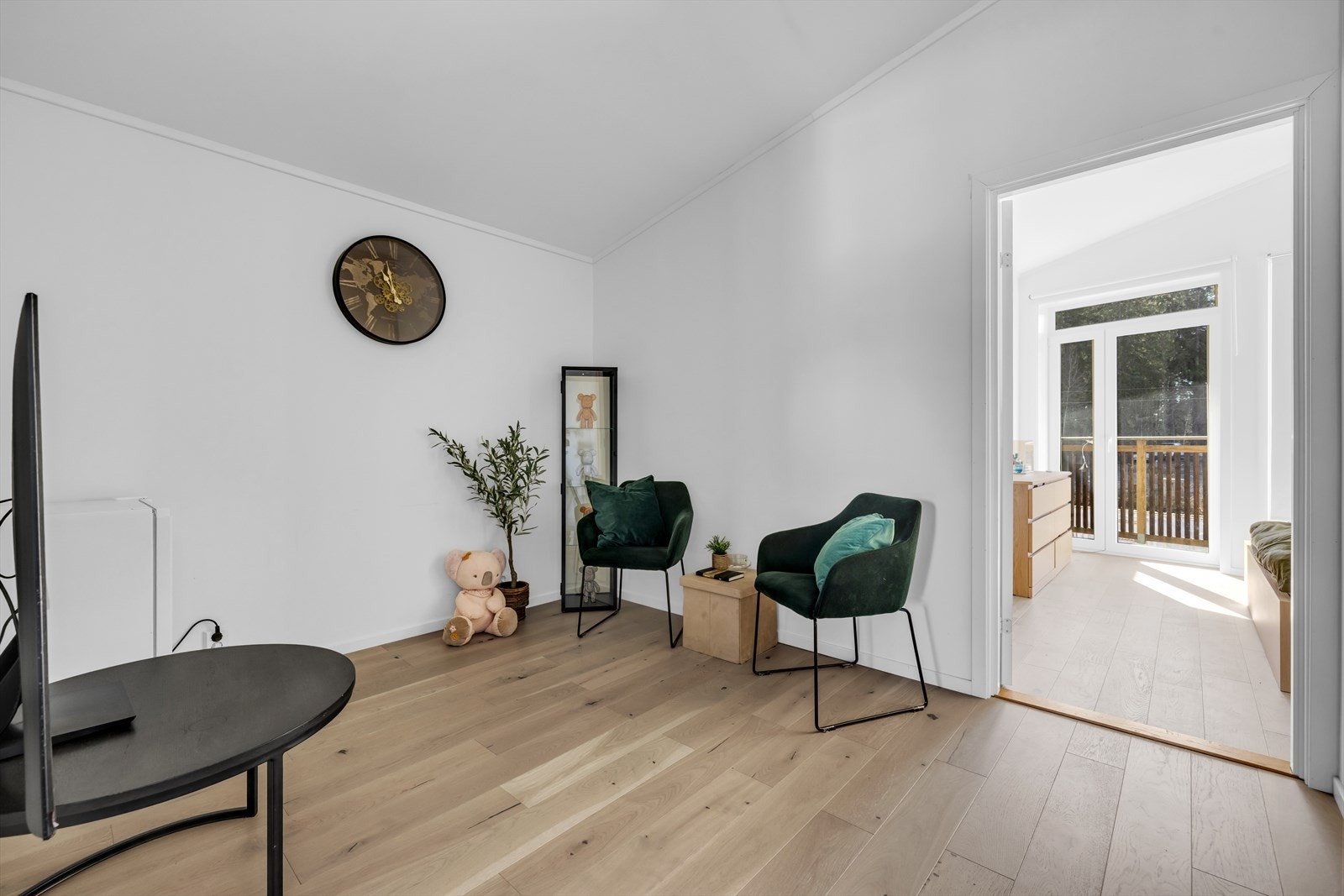 Her kan det alternativt innredes med sofa eller monteres skap for ytterligere oppbevaring. Galleribilde