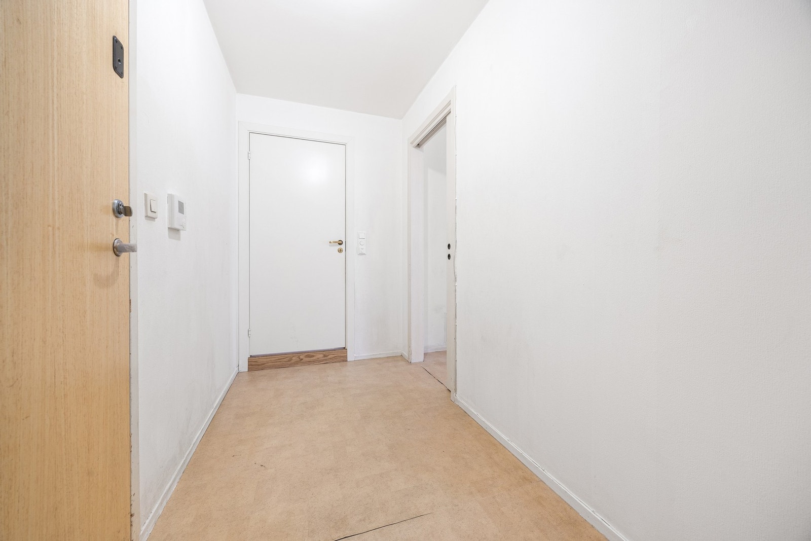 Det er heis i bygget, som gir enkel adkomst til leiligheten som ligger i 3 etasje. Galleribilde