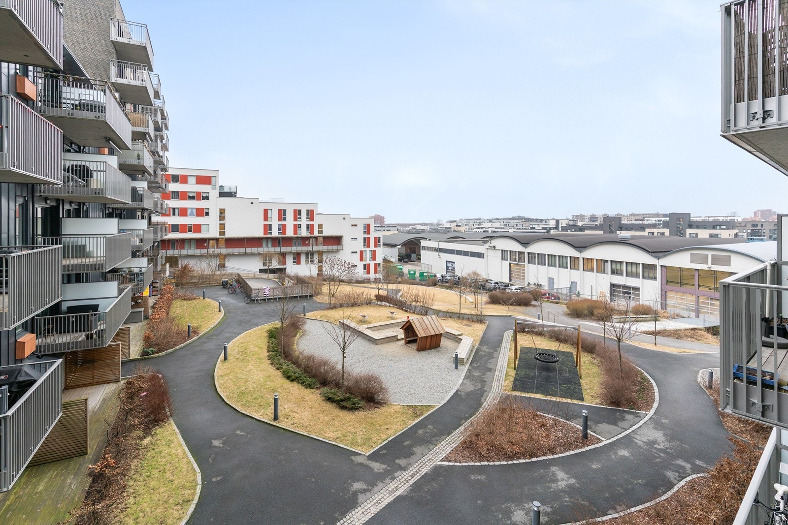 Leiligheten har en sentral og attraktiv beliggenhet på Ensjø. Galleribilde