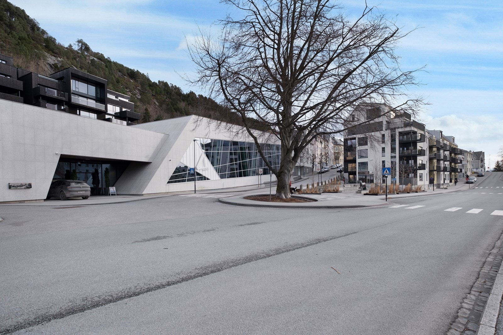 Beliggenhet like ved Bybadet og byparken Galleribilde