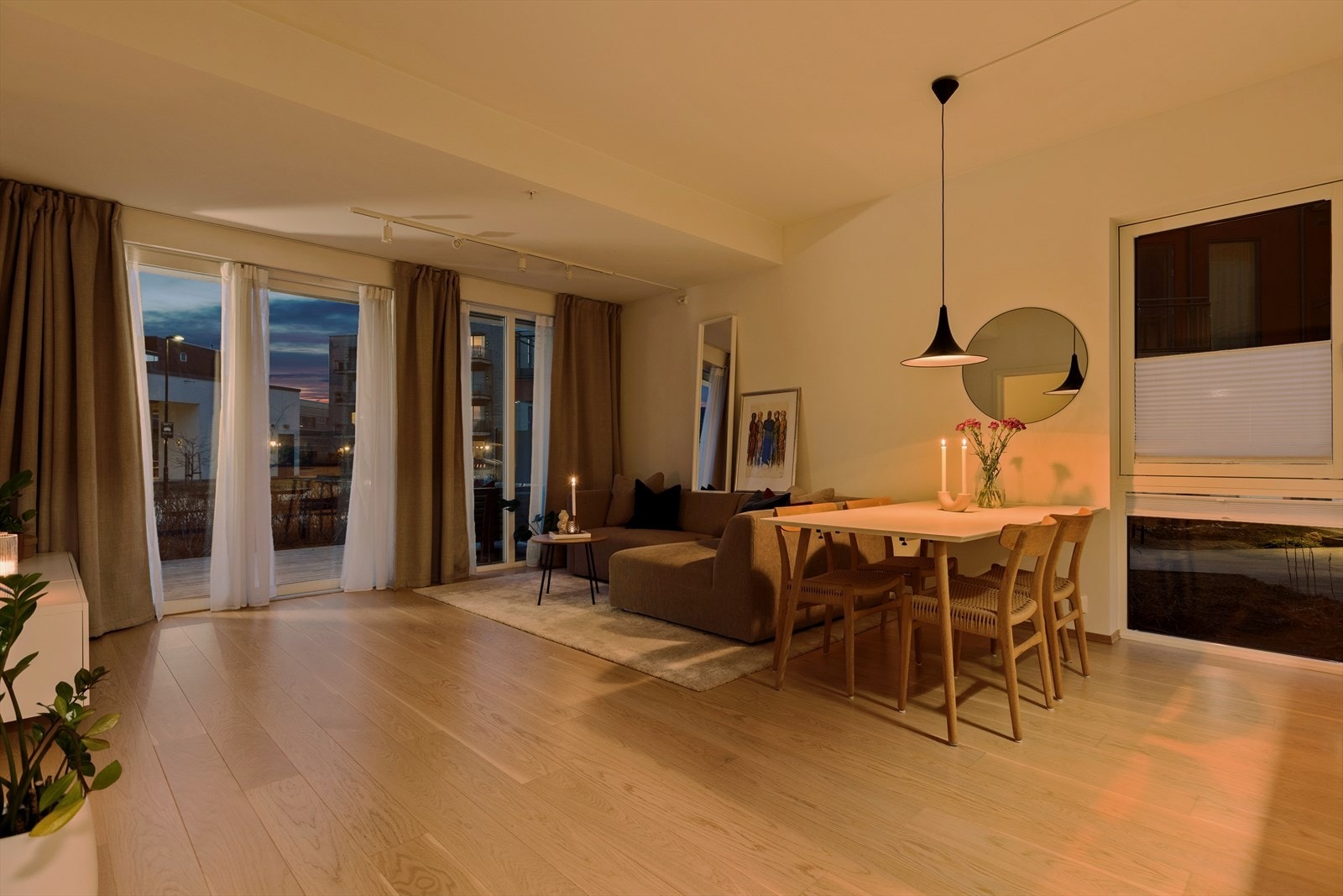 Leiligheten har god størrelse på rom og god takhøyde. Galleribilde