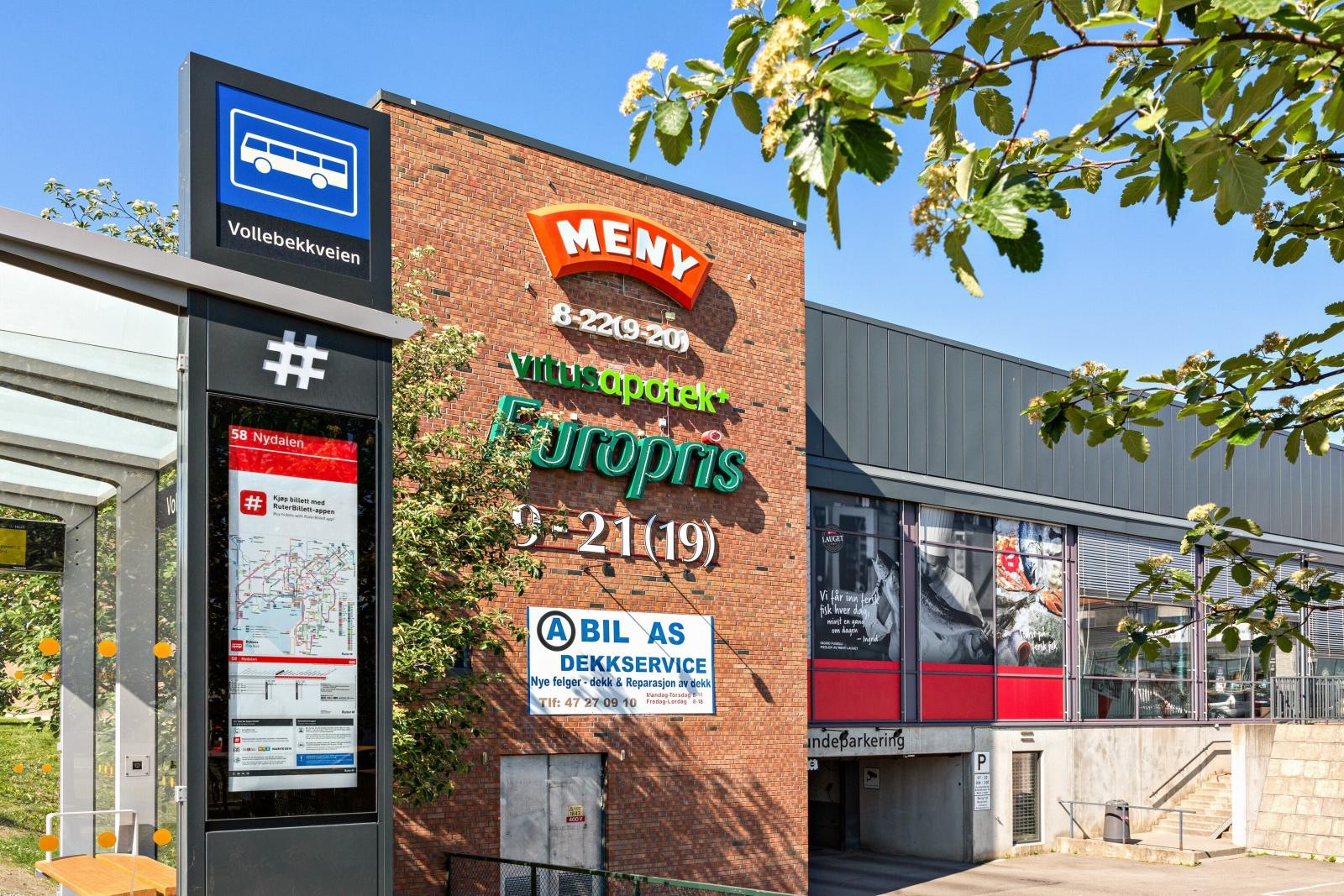 Kort vei til flere butikker som Meny, Europirs med flere. Galleribilde