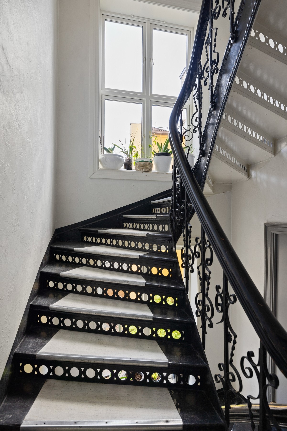 Her bor du i en klassisk og vakker bygård. Galleribilde