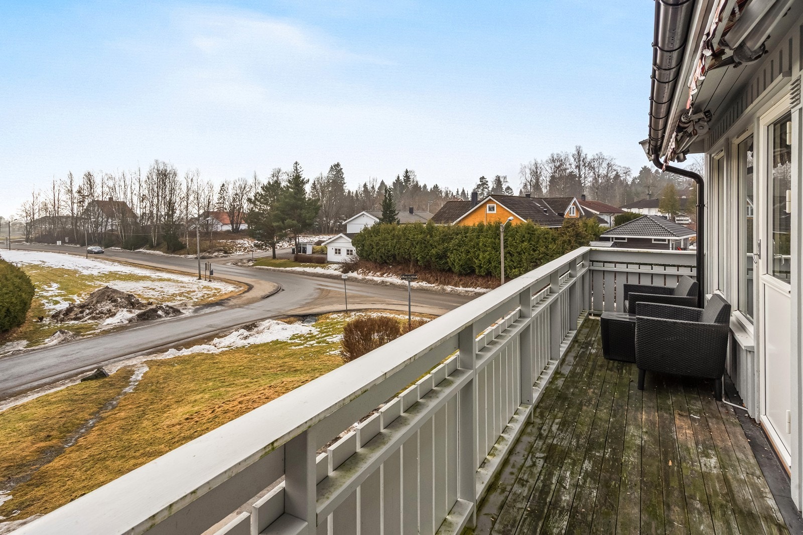 Fra stuen er det utgang til en vestvendt balkong på 10 kvm. Galleribilde