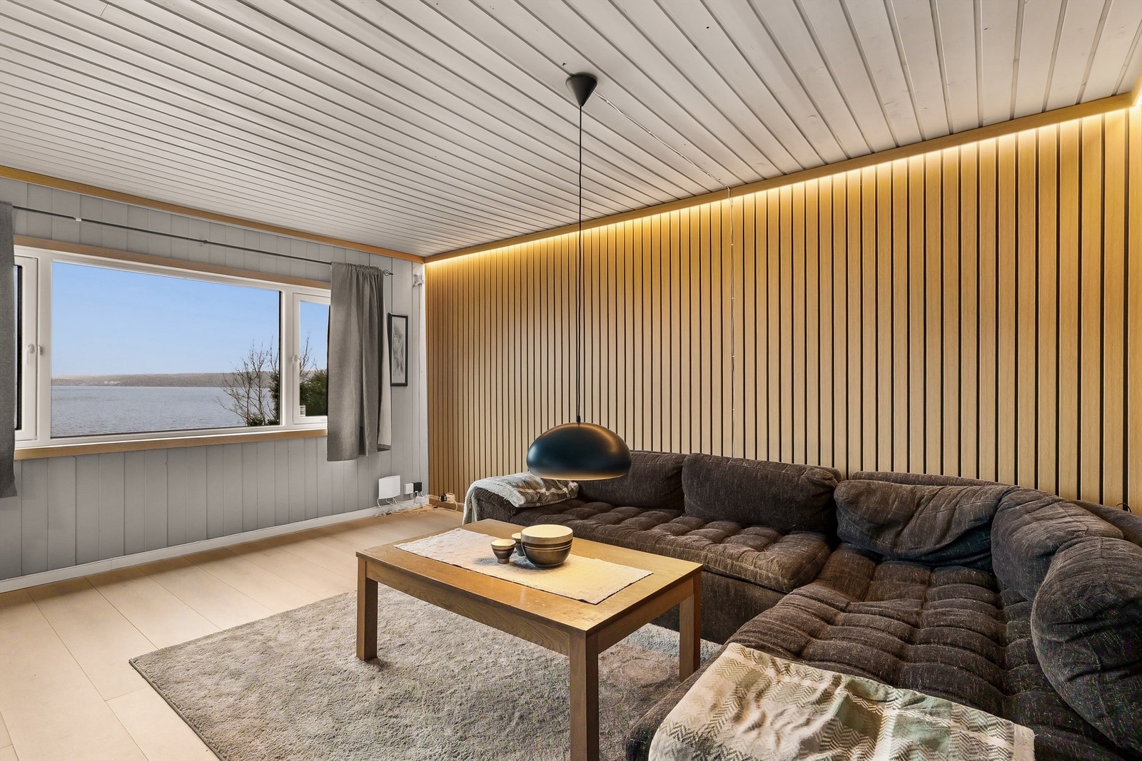 Spilevegg gir rommet en moderne "look" Galleribilde