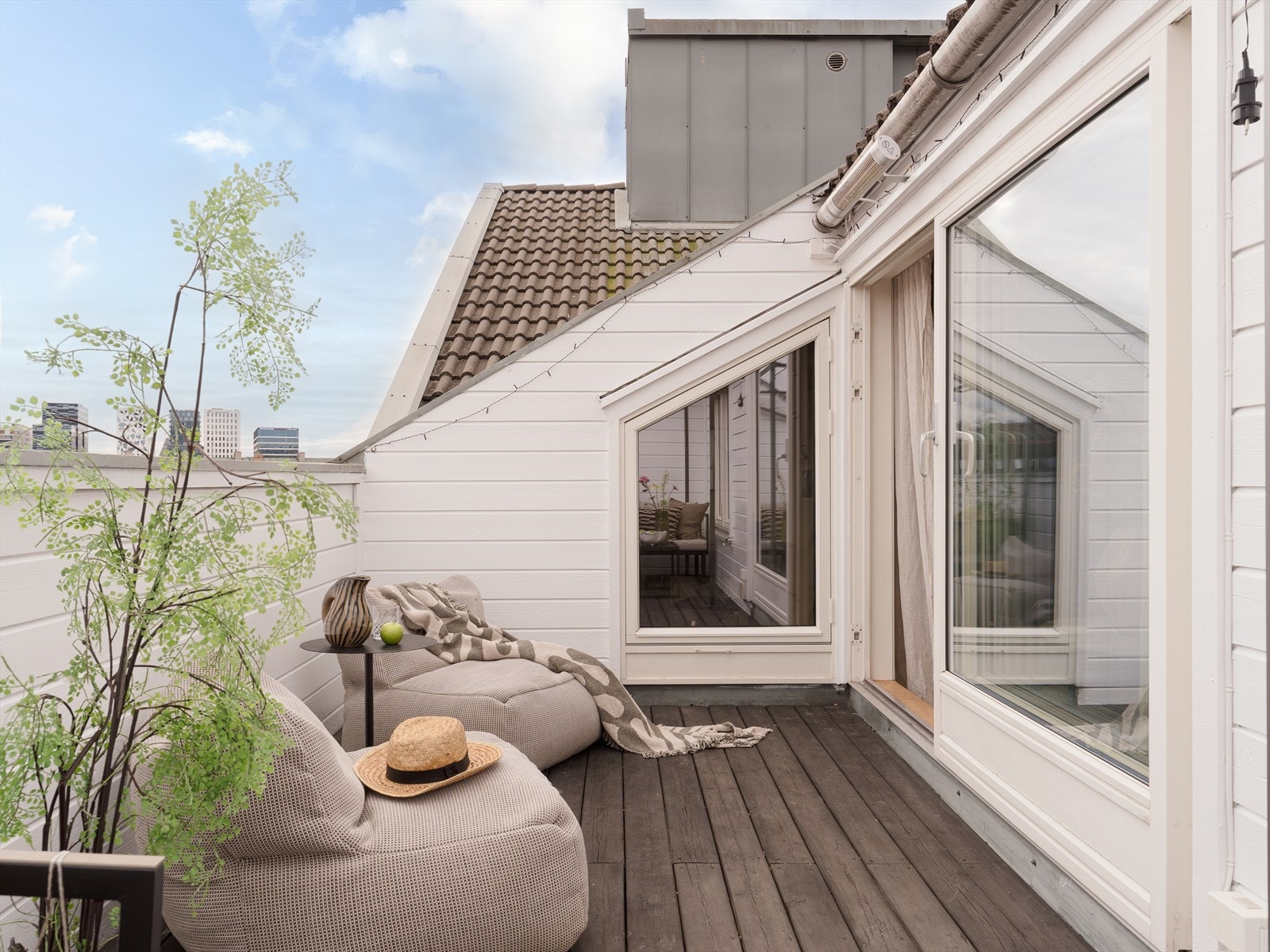 Muligheter for flere soner med god plass til både lounge og spisegruppe. Galleribilde
