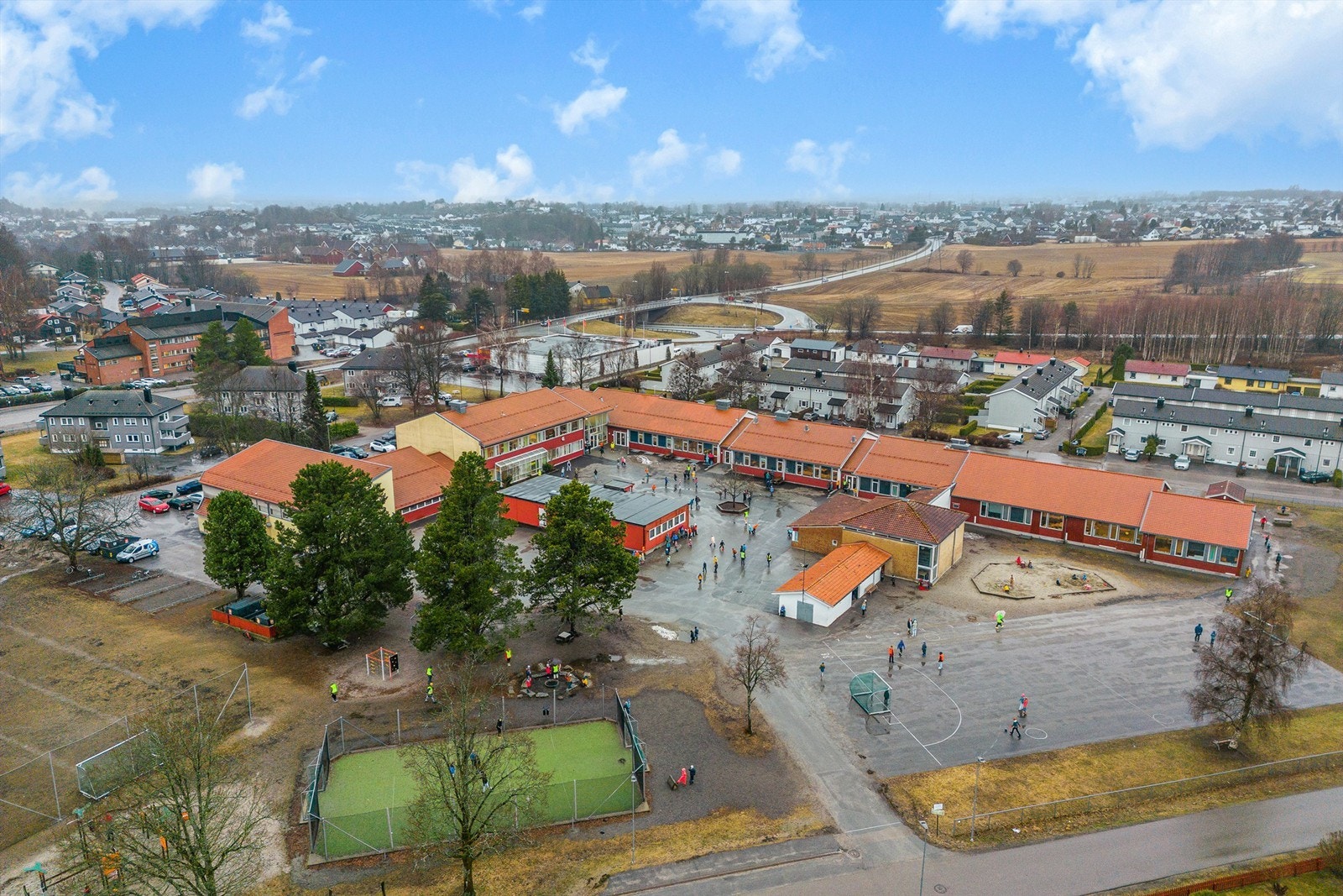 Mosserød skole ligger ca. 800m fra boligen Galleribilde
