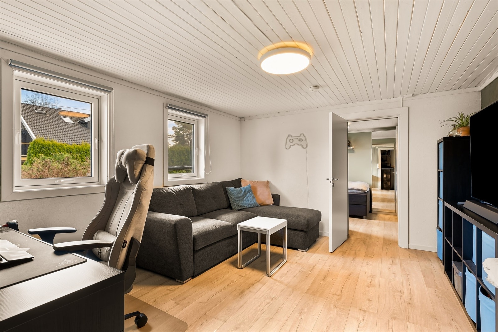 Rommet gir mulighet for en egen sone for TV-titting eller lek. Perfekt til barnefamilien! Galleribilde