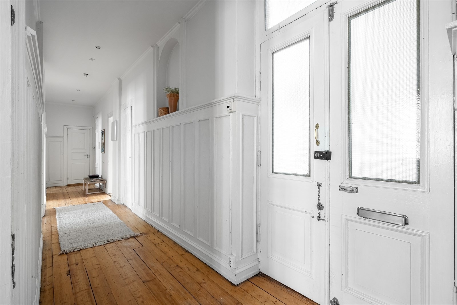 Inngangsparti. Galleribilde