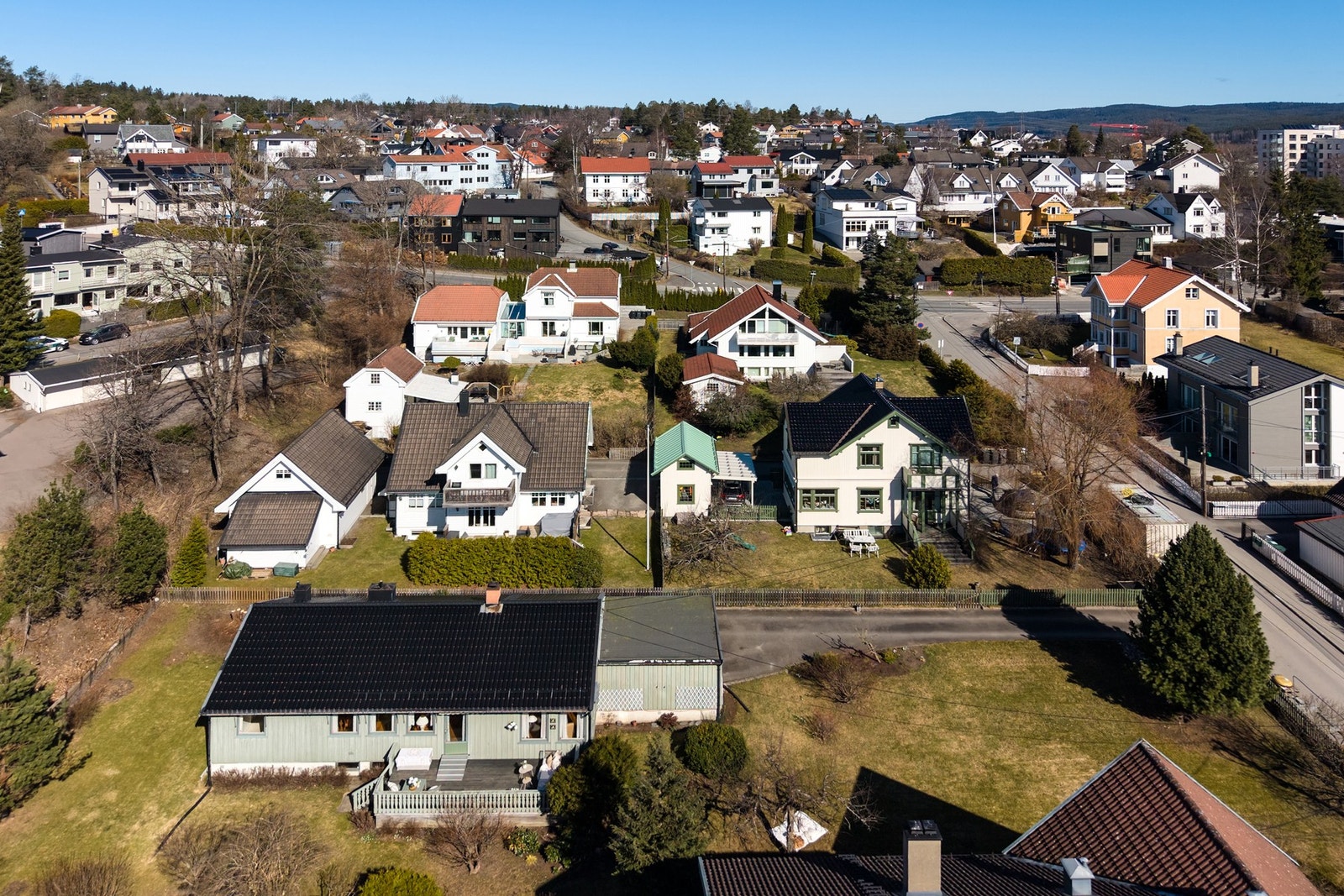 Dette er en eiendom med stort potensial, beliggende i et attraktivt og etablert område. Galleribilde