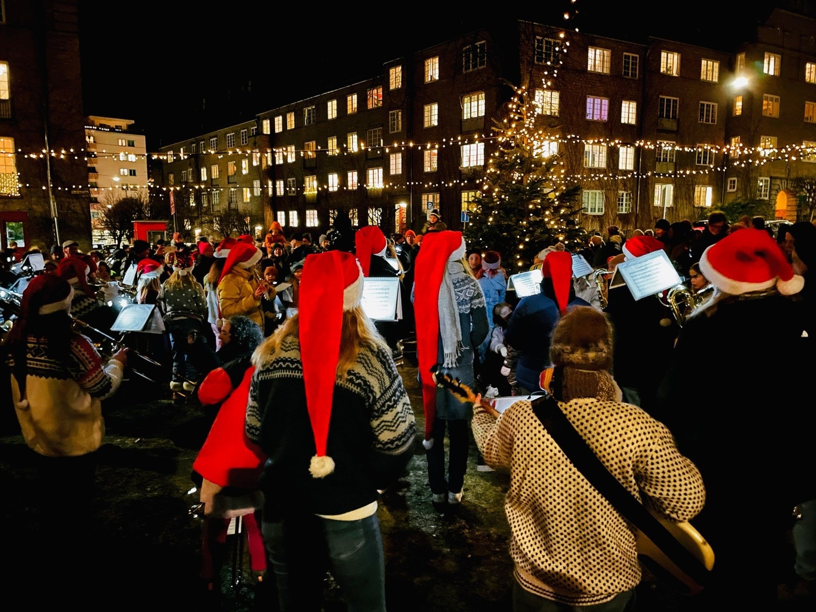 Julegrantenning på Jessenløkken arrangeres årlig. Galleribilde