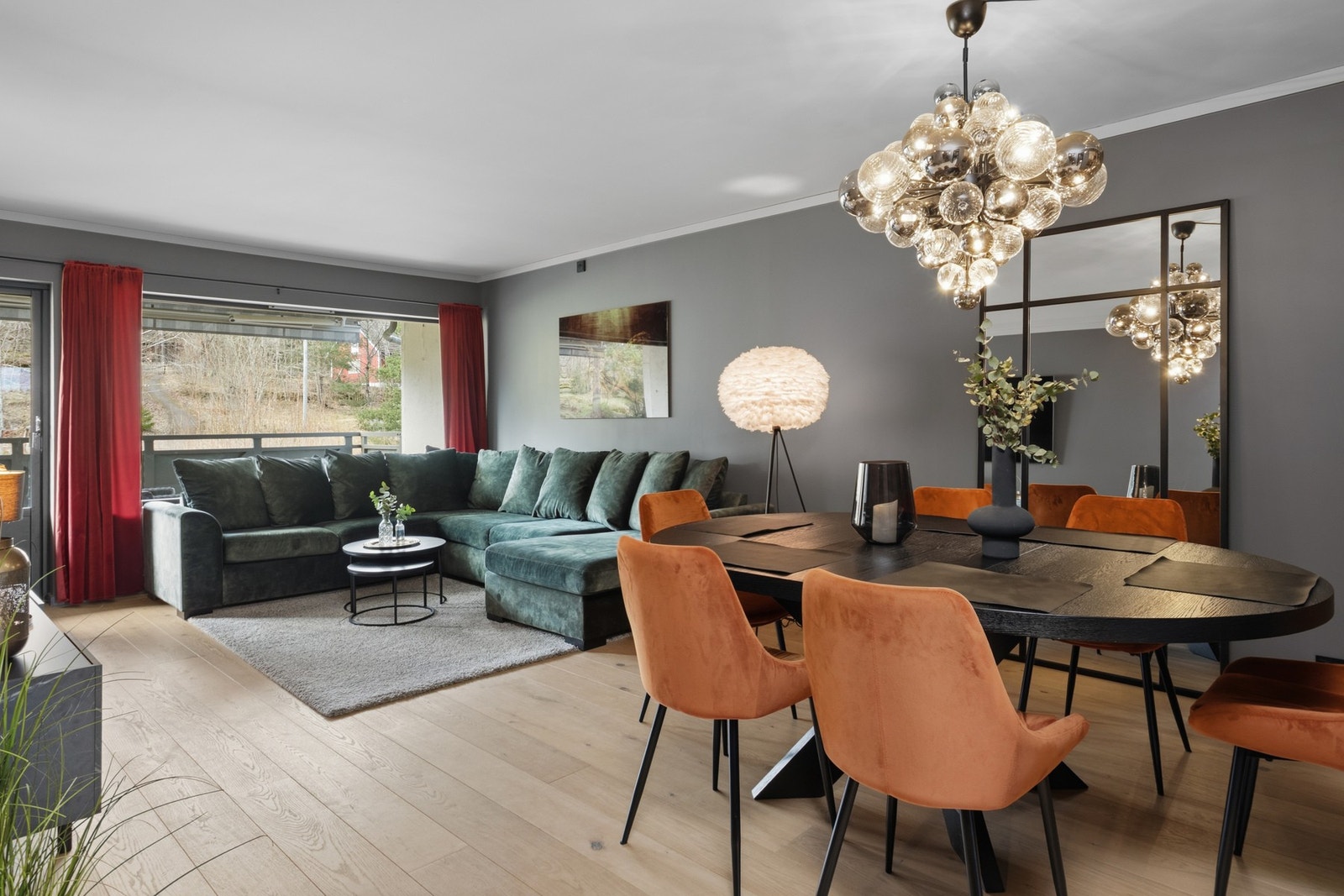 Leiligheten har en god planløsning og inneholder en romslig stue. Galleribilde
