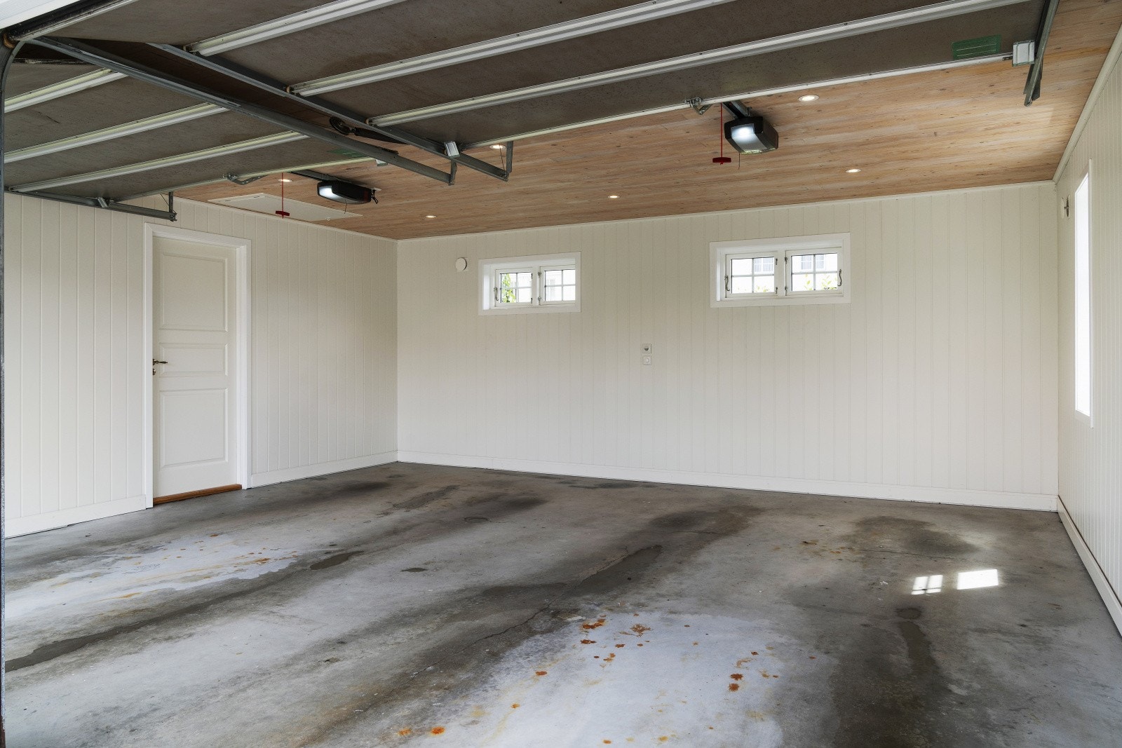 Stor og flott dobbelgarasje Galleribilde