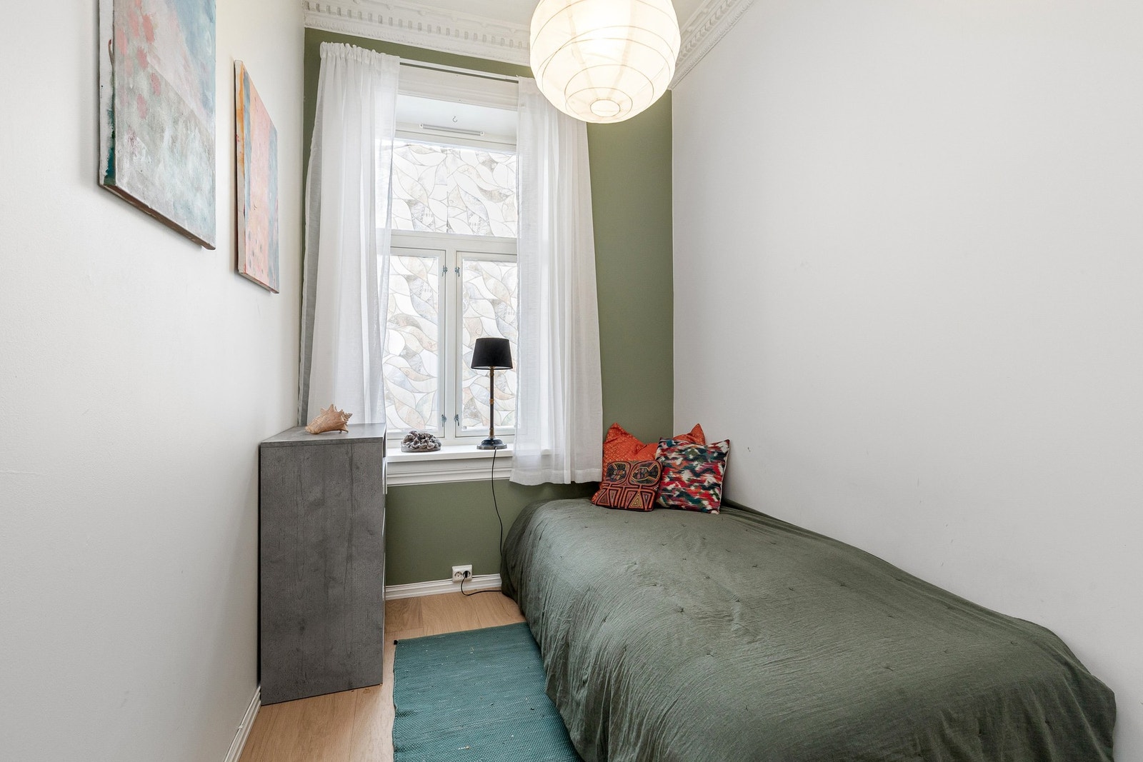 Soverom II har også plass til dobbeltseng og garderobeløsning. Galleribilde