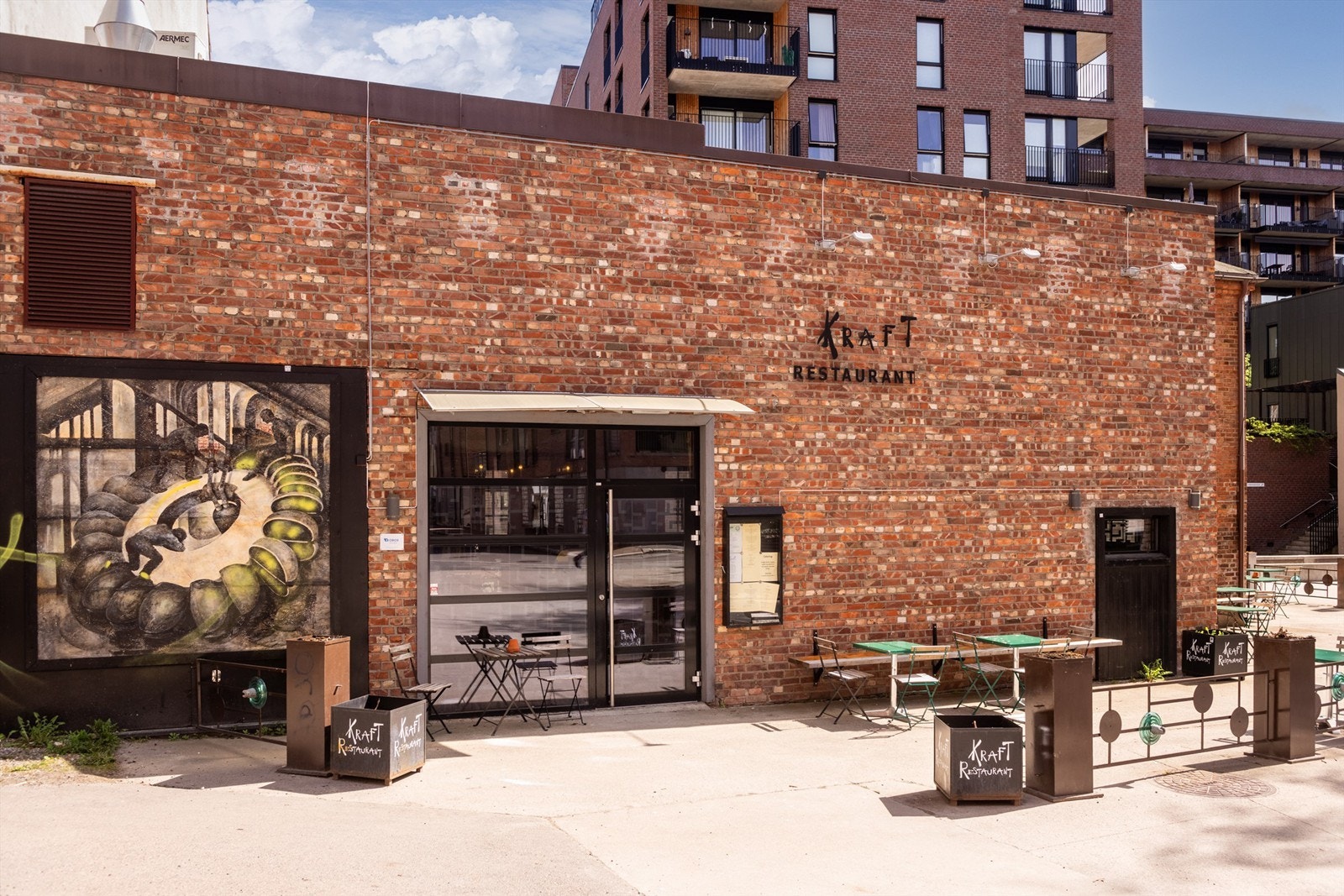 Restaurant Kraft er en liten restaurant hvor smakfulle retter møter en varm og unik atmosfære. Galleribilde