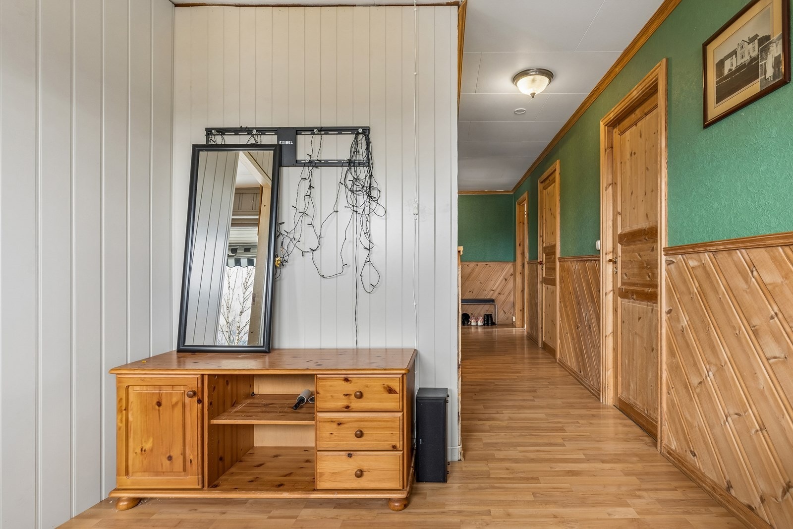 Fra gangen er det tilkomst til de fleste av etasjens rom. Galleribilde