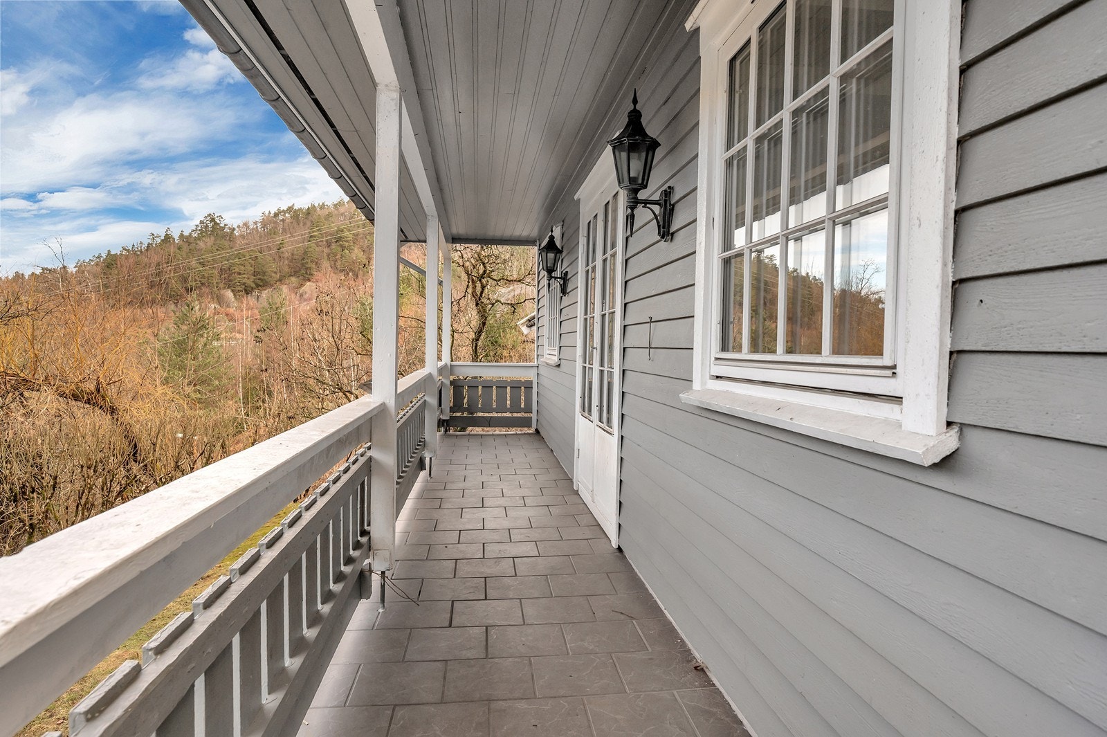 Flott utsyn fra veranda. Galleribilde