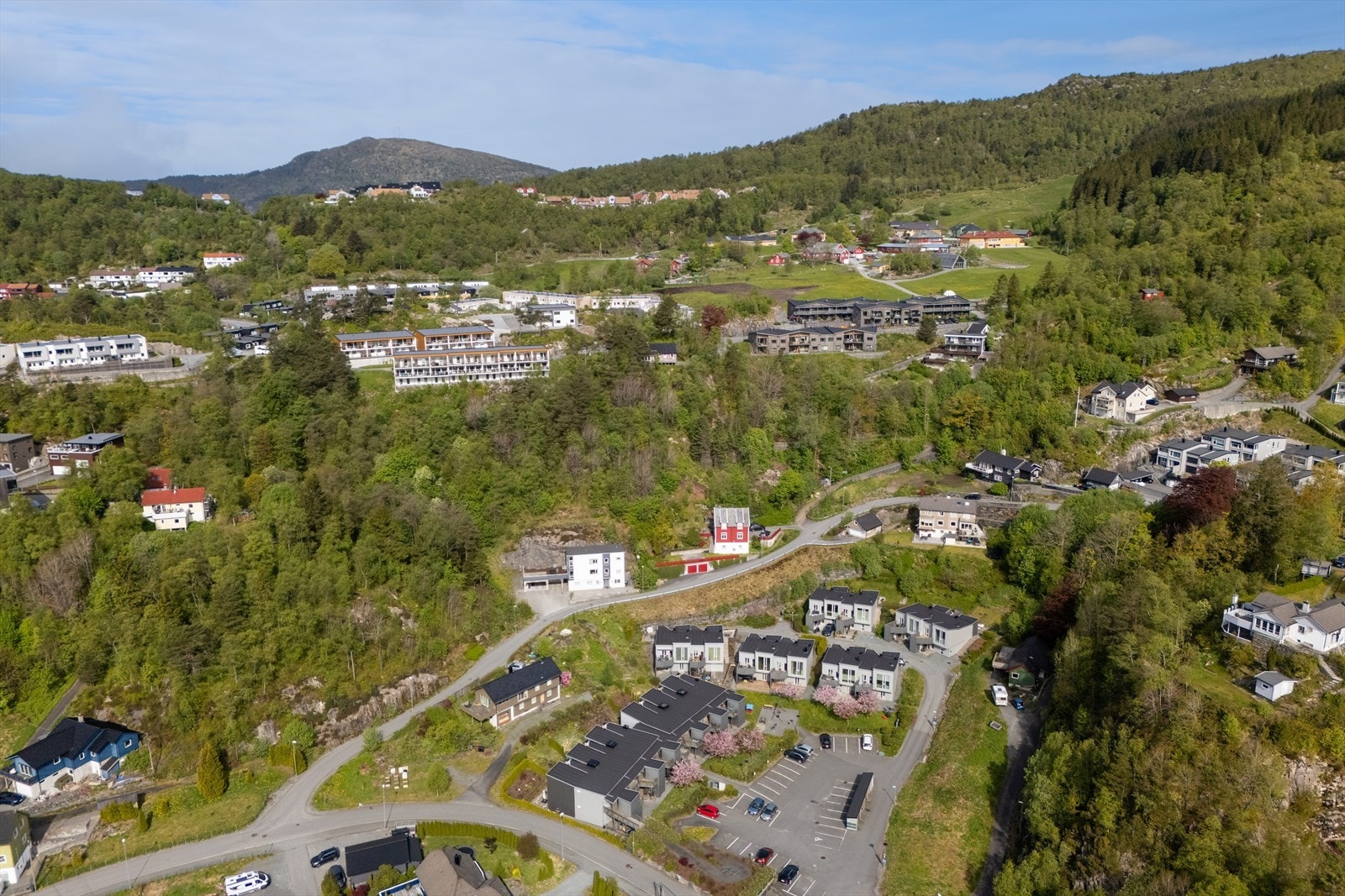 Tomtene ligger i naturskjønne omgivelser m/ flotte turområder Galleribilde