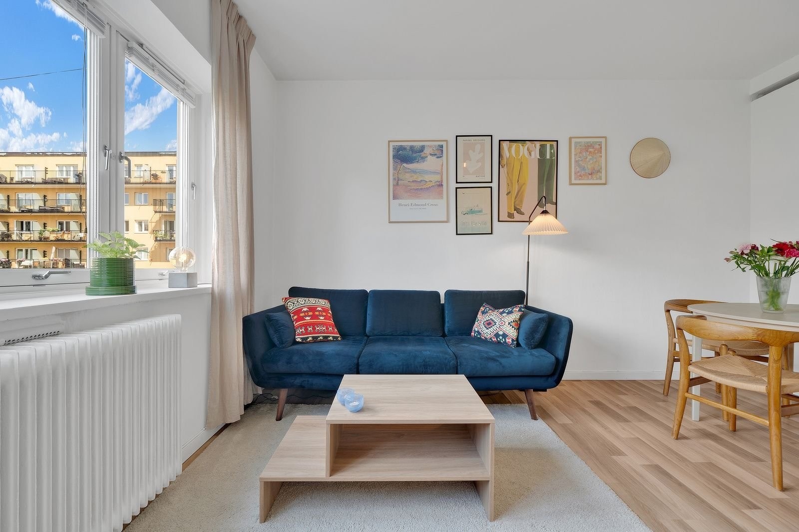 Leiligheten har fyring via radiator som er inkl. i felleskostnadene. Galleribilde