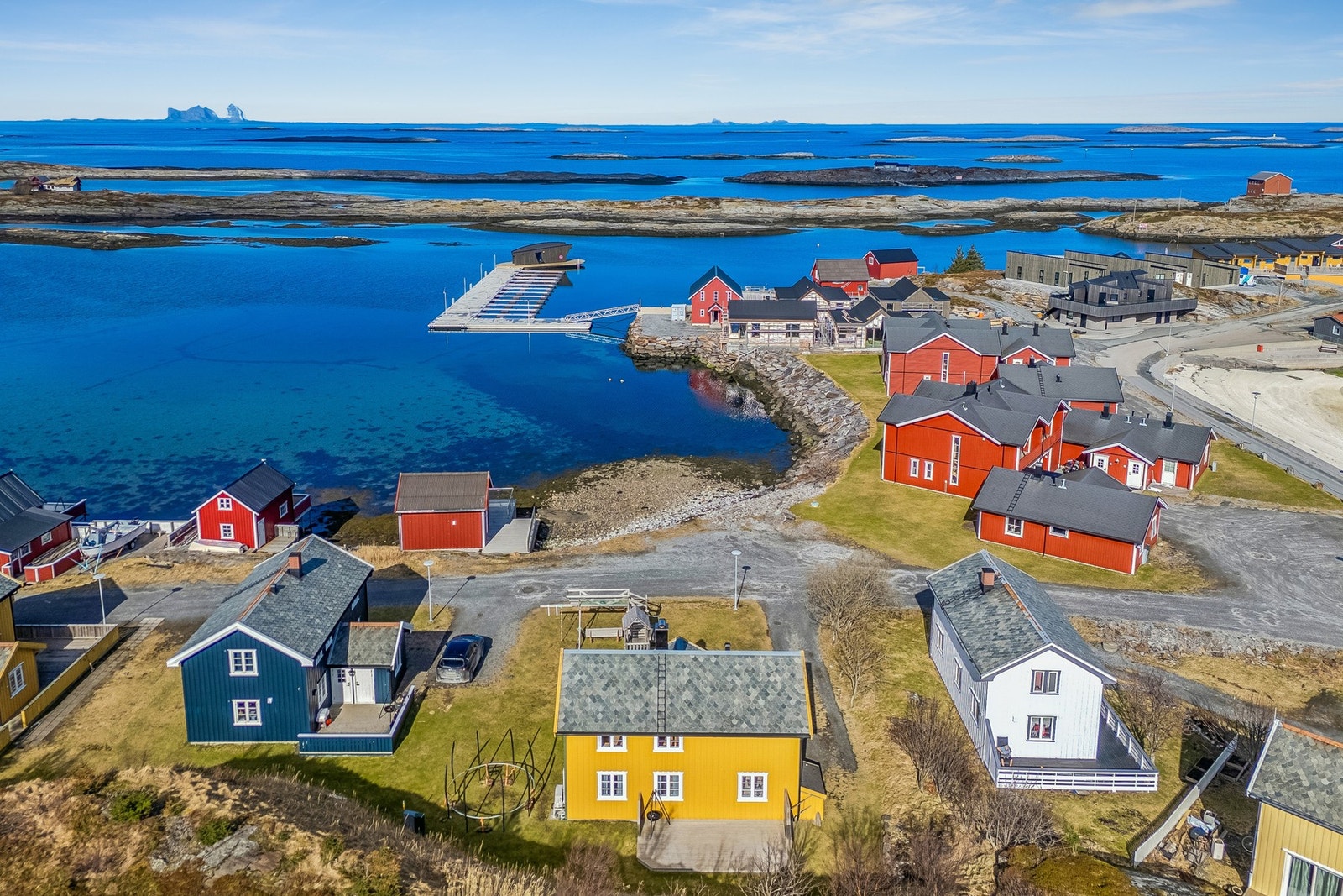 Eiendomsmegler 1 v/Gisle Kallestad har gleden av å presentere Hamnholmveien 10. Foto: EFKT Galleribilde
