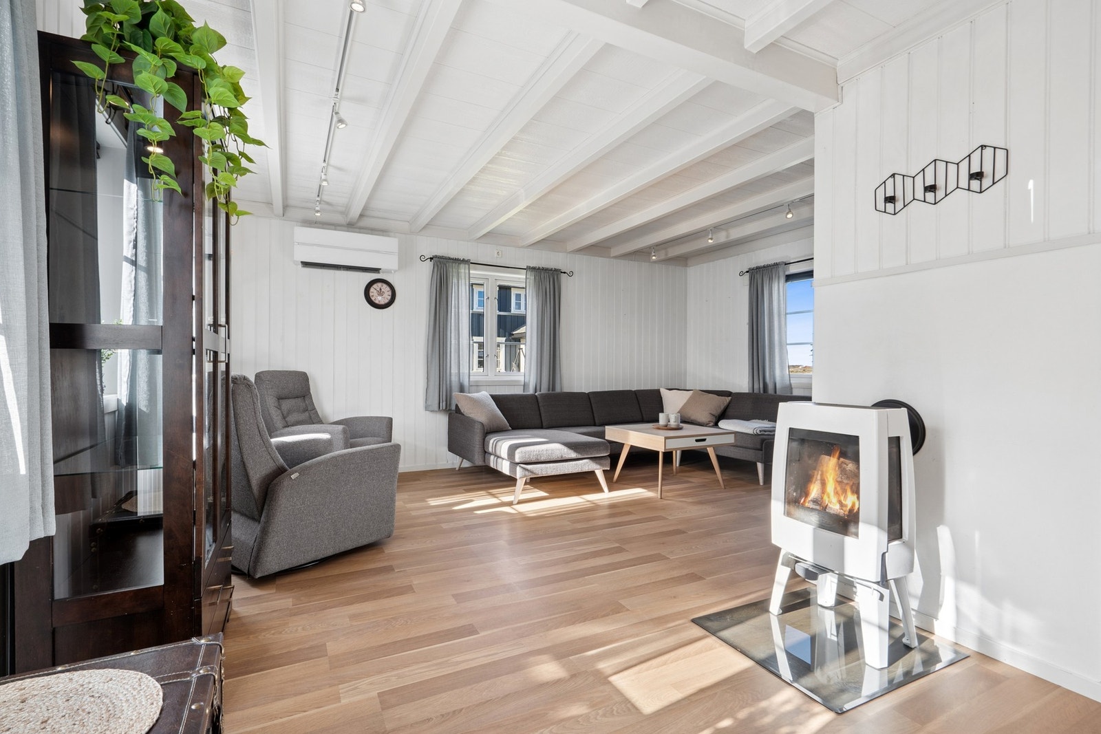 Også vedfyring på stuen Galleribilde