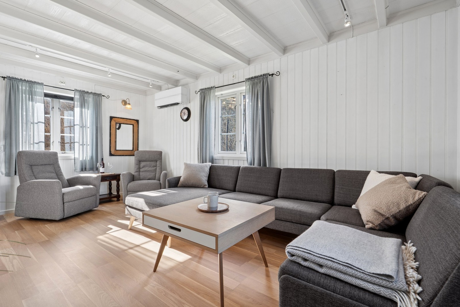 Romslig og koselig stue Galleribilde