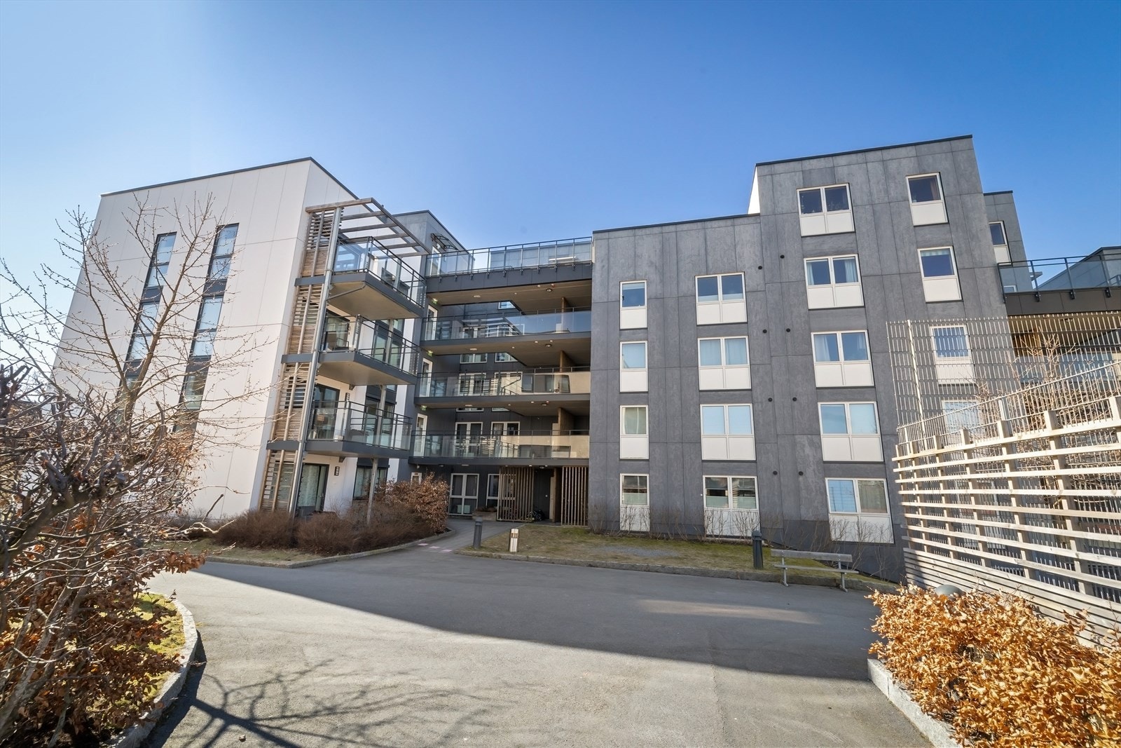 Her bor du nær Østmarka, med turstier og skiløyper like ved. Galleribilde