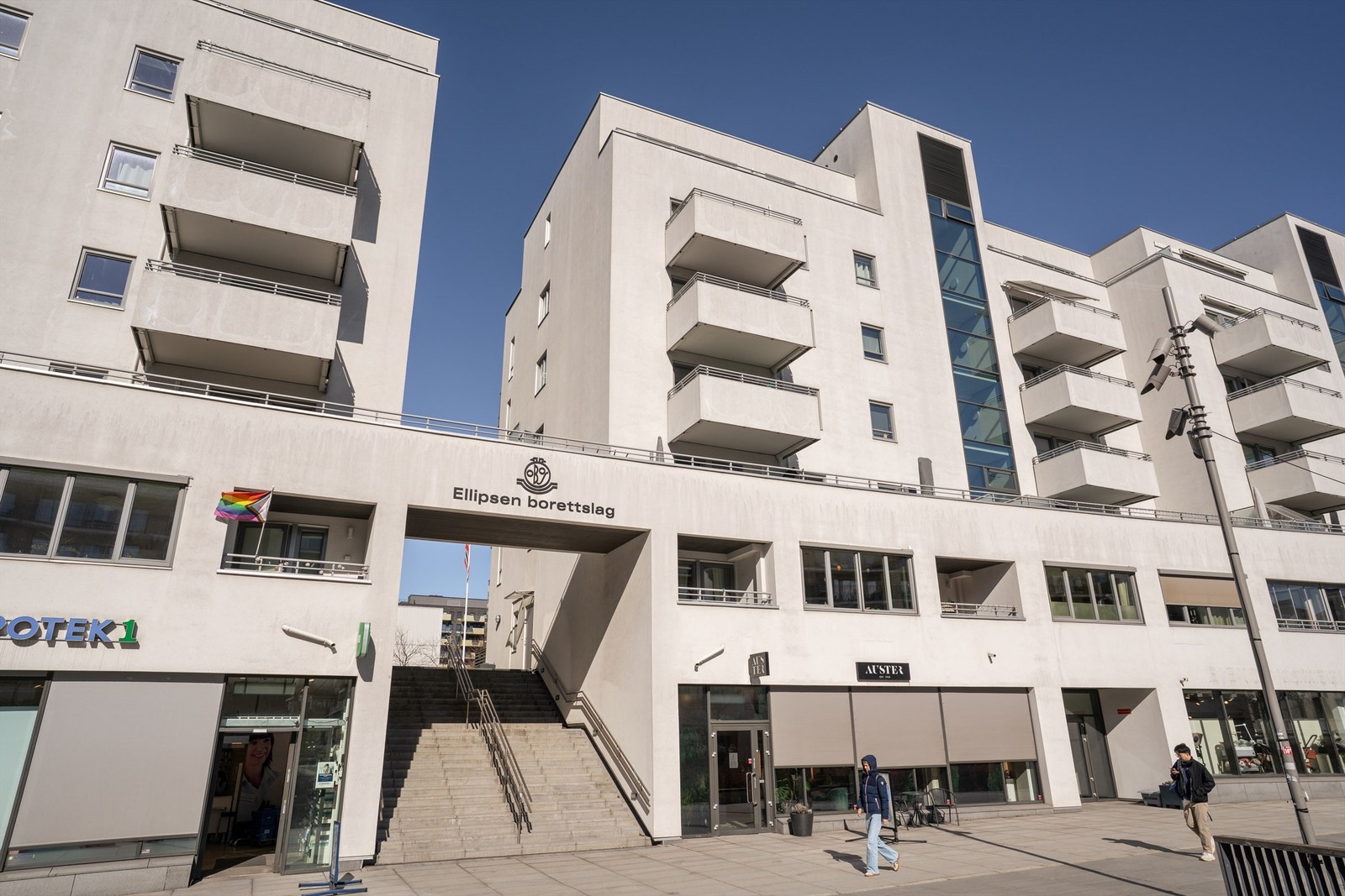 Leiligheten ligger i Ellipsen borettslag, et veldrevet lag med servicetilbud på gateplan. Galleribilde