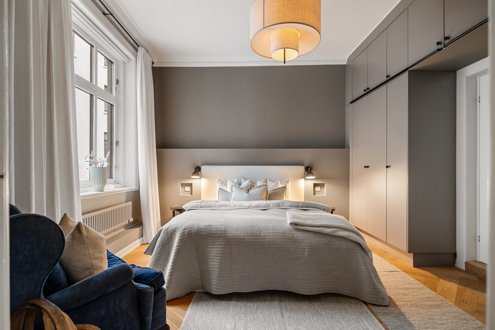 Rommet har direkte adkomst til eget en suite bad. Galleribilde
