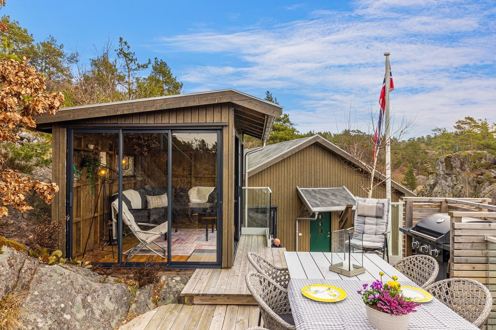 Sommerhage med skyvedører Galleribilde