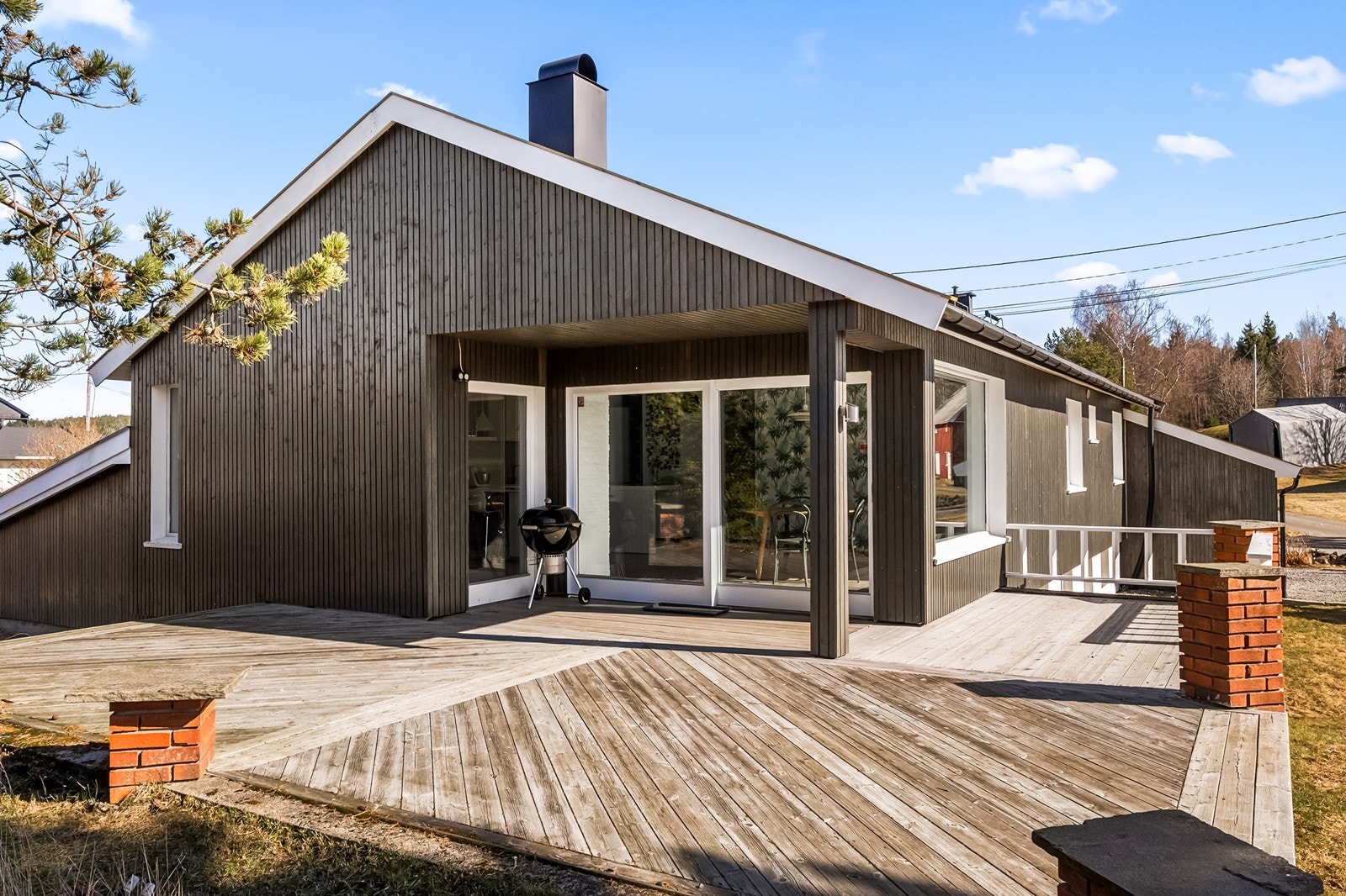 Fra stuen er det utgang til en stor terrasse på ca. 45 m². Galleribilde