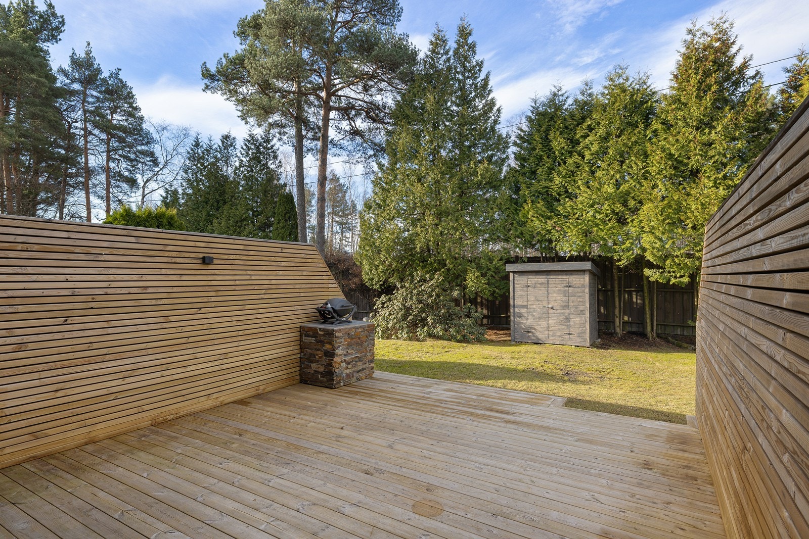 Uteplassen måler 27 m². Galleribilde