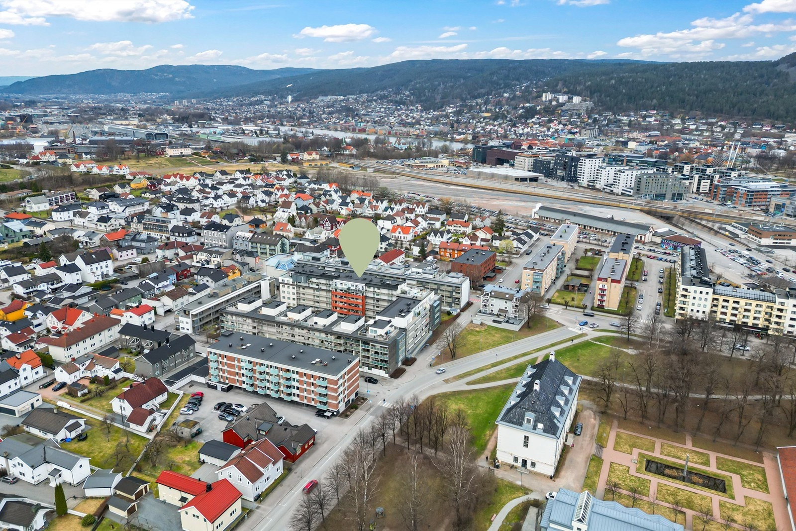 En attraktiv beliggenhet med nærhet til skoler, barnehager og idrettsanlegg. Galleribilde